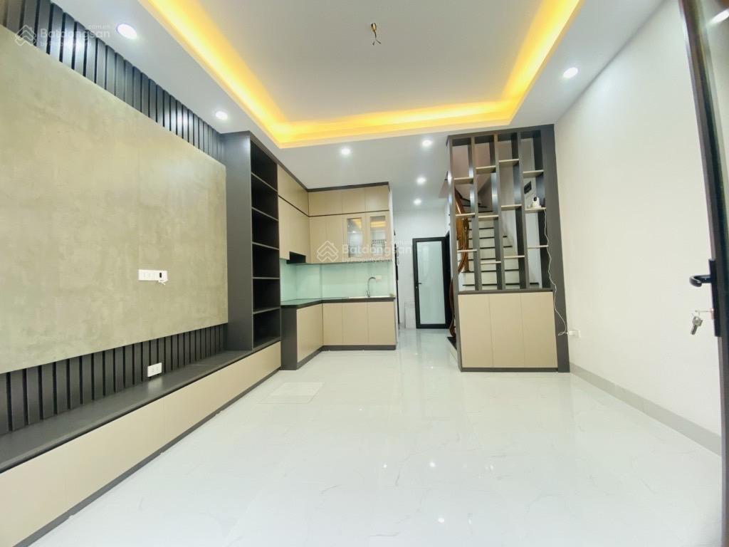 Bán nhà trương định giáp bát  43m2 5t  xây mới  lô góc, thang máy, ô tô đỗ gần  chỉ 8 tỷ hơn
