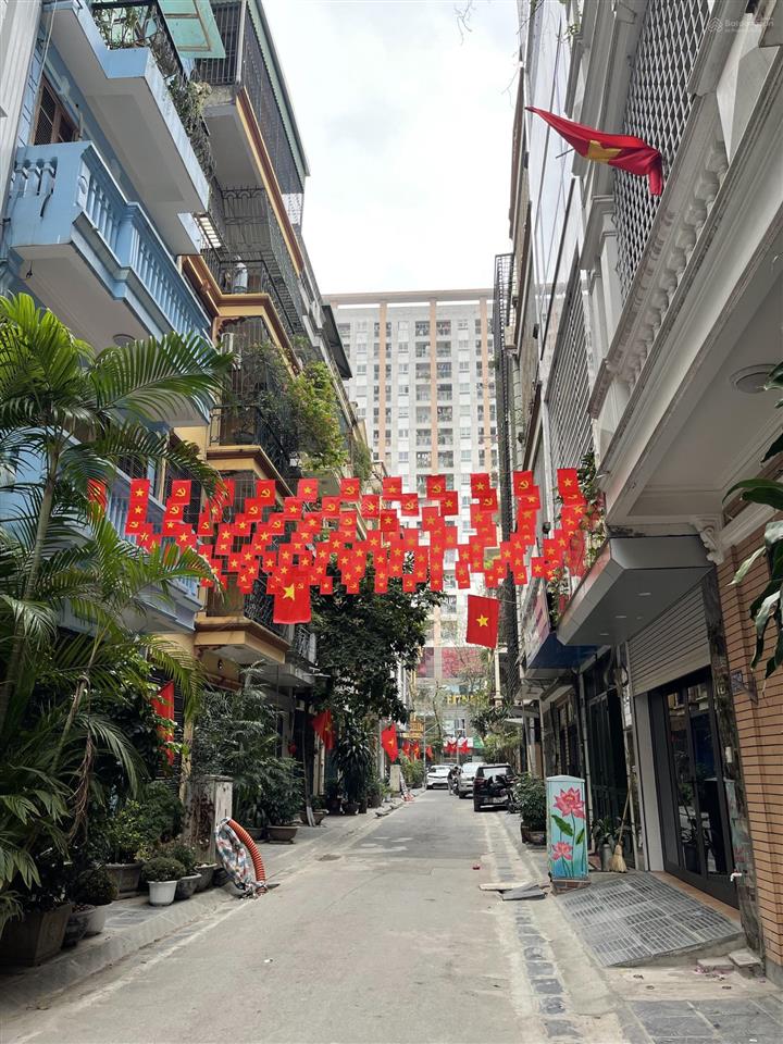 Bán nhà trương định giáp bát  43m2 5t  xây mới  lô góc, thang máy, ô tô đỗ gần  chỉ 8 tỷ hơn