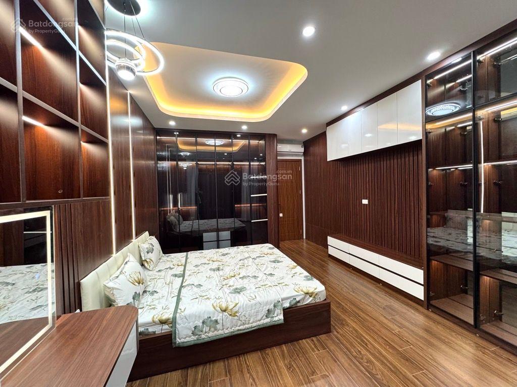 Bán nhà lương khánh thiện, đền lừ, 60m2 5 tầng mặt tiền 5.8m, ô tô đỗ, sát vườn hoa, giá 13 tỷ