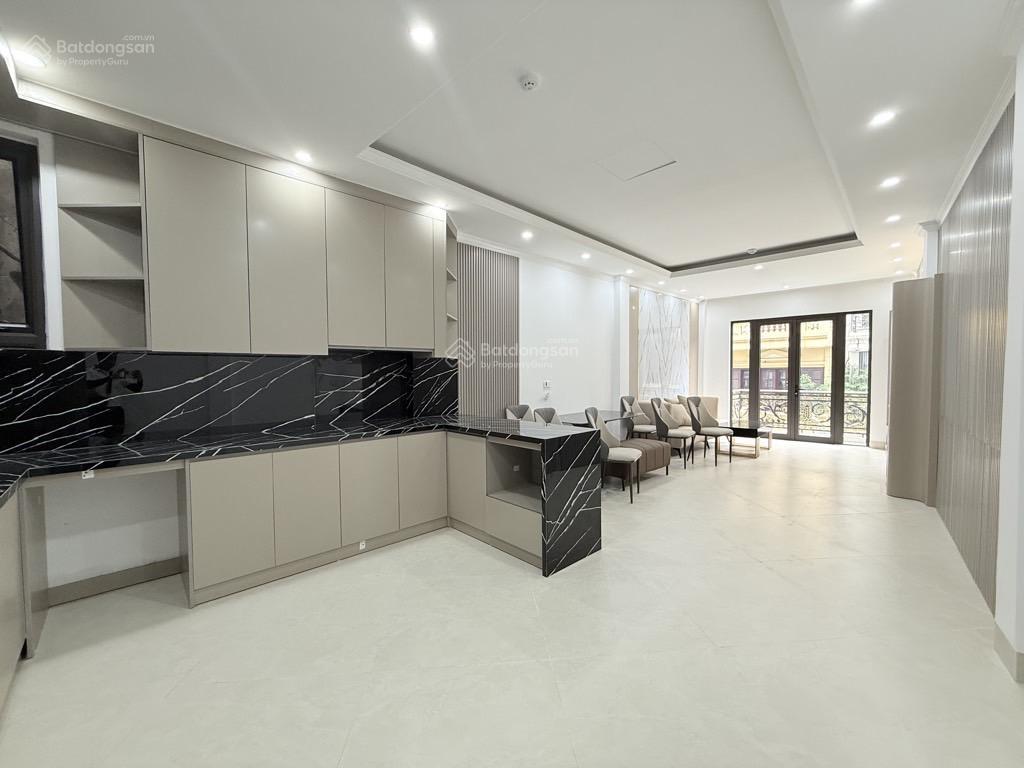 Kim đồng hoàng mai  phân lô vỉa hè kinh doanh  60m² 7t  thang máy  19,5 tỷ