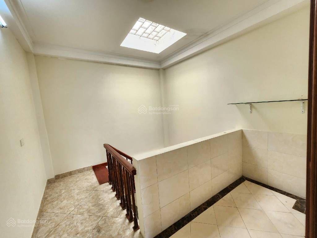 7 tỷ  giá tốt nhất khu vực  tân mai, đền lừ  35m2 5 tầng 3pn rộng  ô tô đỗ cổng