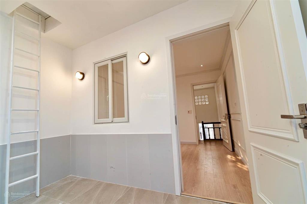 Hồ đền lừ nhà đẹp full nội thất  40m2 5 tầng  20m ra ô tô  view thoáng, hiếm  8.5 tỷ