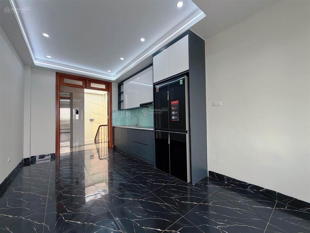 Dương văn bé hai bà trưng  45m2  6t  thang máy  gara ô tô 7 chỗ  15.8 tỷ