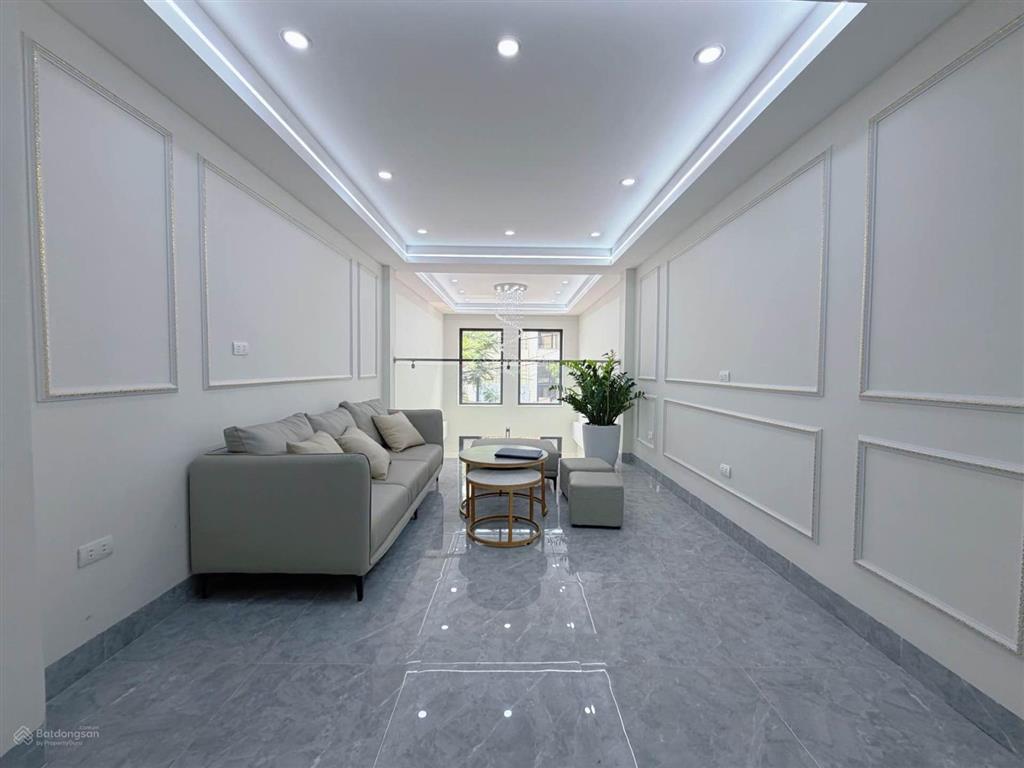 Dương văn bé hai bà trưng  45m2  6t  thang máy  gara ô tô 7 chỗ  15.8 tỷ