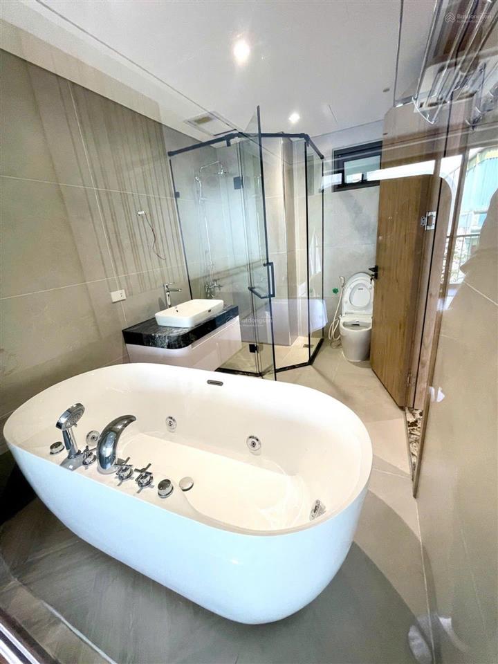 Hàng hiếm hai bà trưng, 60m2  7 tầng thang máy, ô tô tránh, vỉa hè rộng, 22 tỷ