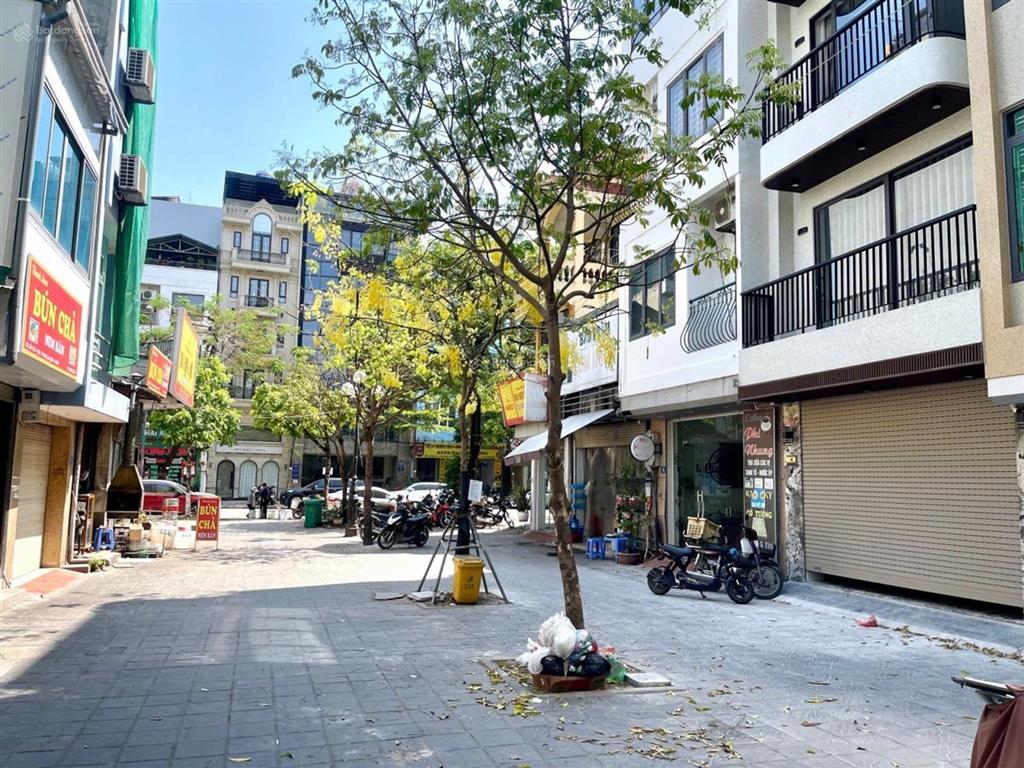 Hàng hiếm hai bà trưng, 60m2  7 tầng thang máy, ô tô tránh, vỉa hè rộng, 22 tỷ