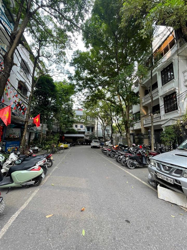 Liền kề 20 trương định  hbt, diện tích 66m2 mặt tiền 5m, phân lô vỉa hè ô tô tránh, chỉ 22 tỷ