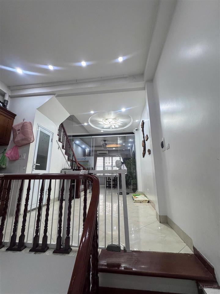 Bán nhà mặt ngõ 279 hoàng mai, 45m2 5 tầng ô tô kinh doanh văn phòng, 14,5 tỷ