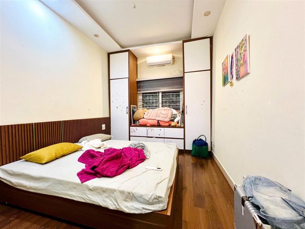 Chỉ 11 tỷ có nhà phân lô kđt đền lừ hoàng mai  42m2 5 tầng  ô tô qua lại đậu trước nhà