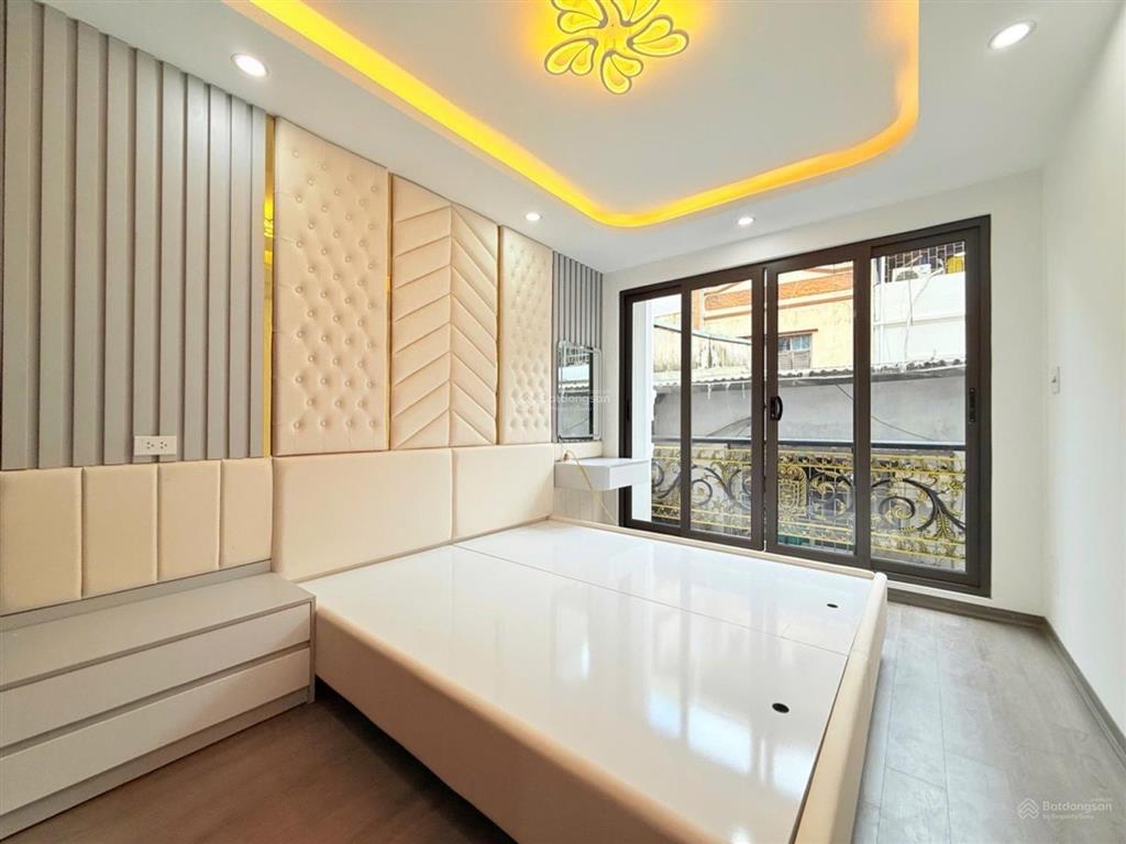 Bán nhà trương định bạch mai  nhà dân xây mới độc lập  dt 35m2 6 tầng thang máy full đồ  8.5 tỷ