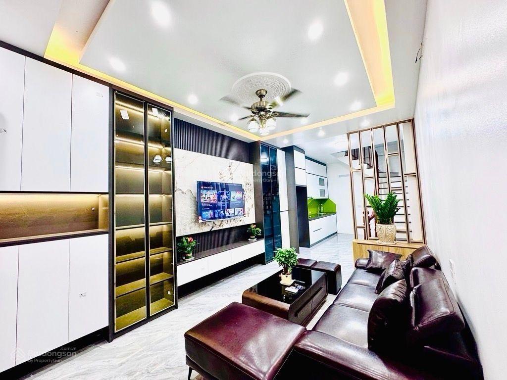 Phân lô 5 tầng  45m2  9.5 tỷ  tt quận ủy hoàng mai  ô tô tải qua lại