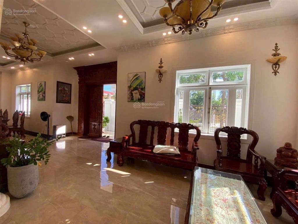 Bán biệt thự 4pn, 4wc, 231m2 tại phường 11, vũng tàu, giá tốt 19,5 tỷ vnd, để lại full nội thất
