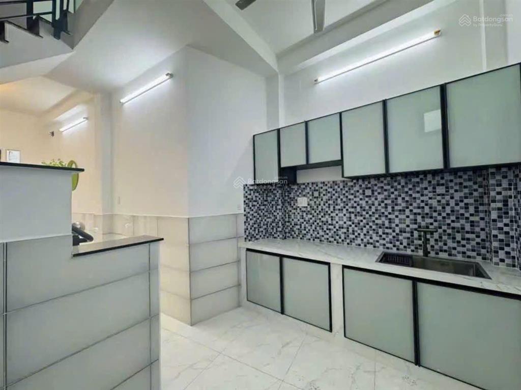 Ngộp bank bán nhà hẻm nguyễn xí