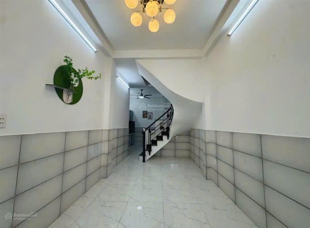 Ngộp bank bán nhà hẻm nguyễn xí