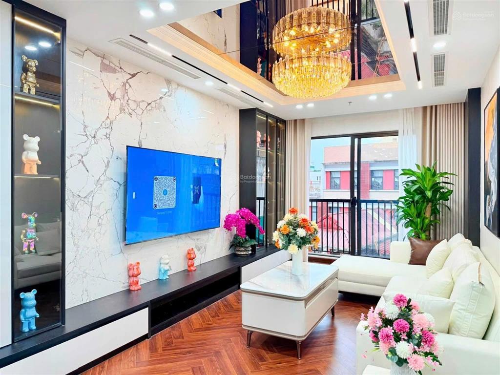 Bán nhà ô tô vào nhà 7 tầng thang máy tặng nội thất hiện đại 54m phố trung kính, quận cầu giấy