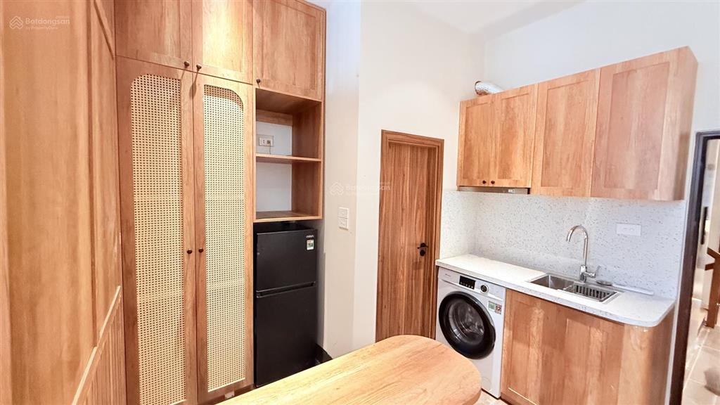 Toà dòng tiền yên hoà 48m2 6 tầng thang máy 30m thẳng ra phố 10 căn hộ decor phong cách nhật bản