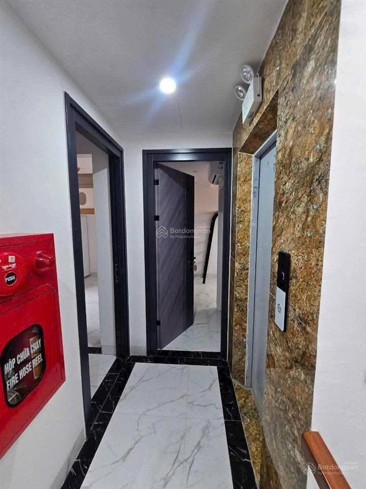 Bán tòa dòng tiền láng hạ 21 phòng full đồ ngõ thông gần phố 7 tầng thang máy dòng tiền 100tr/tháng