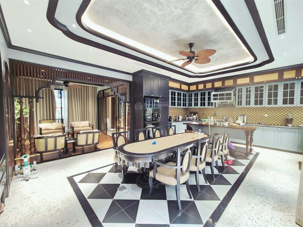 Cực hiếm phân lô vỉa hè lê trọng tấn 82m 7 tầng thang máy mặt tiền 8m đẳng cấp đại gia