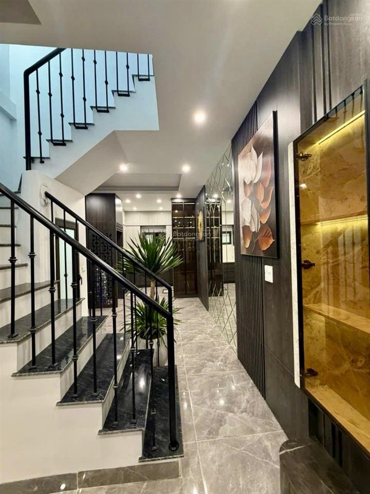 Bán nhà khâm thiên 56m 5 tầng thang máy ngõ thông gần phố đầy đủ nội thất công năng