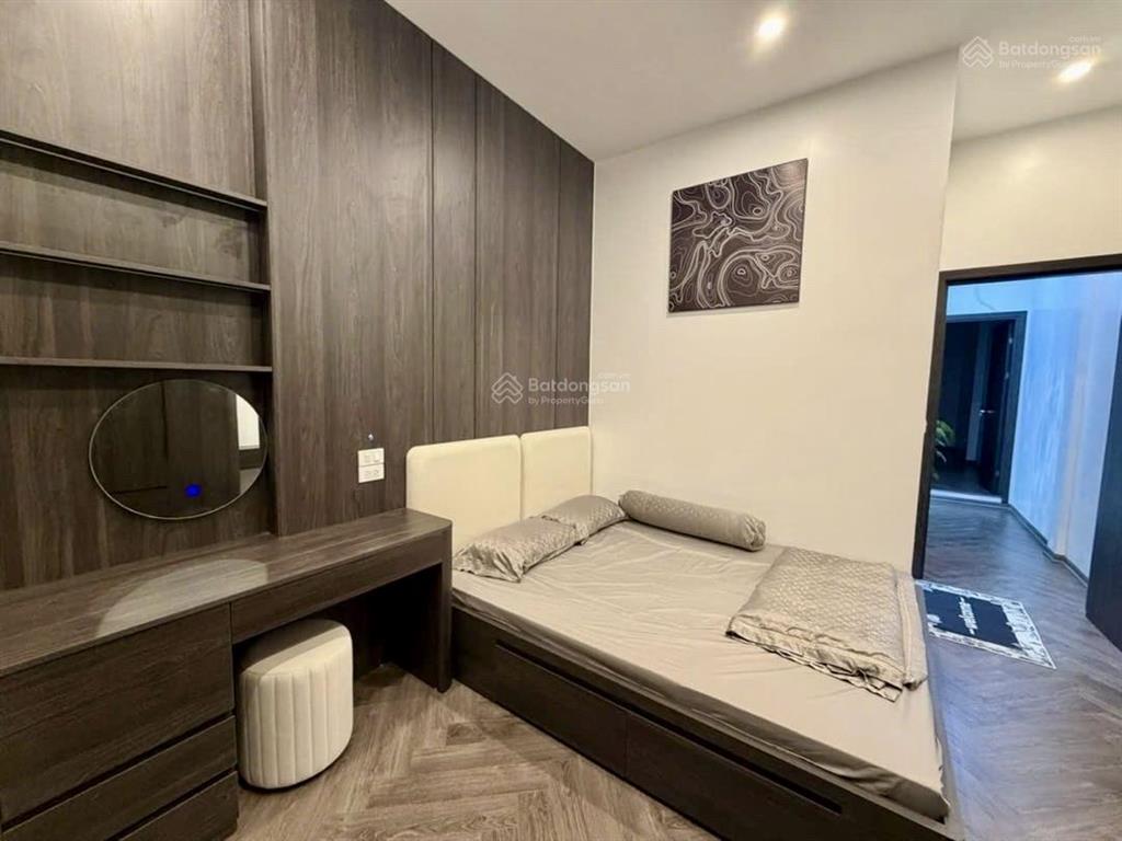 Bán nhà khâm thiên 56m 5 tầng thang máy ngõ thông gần phố đầy đủ nội thất công năng
