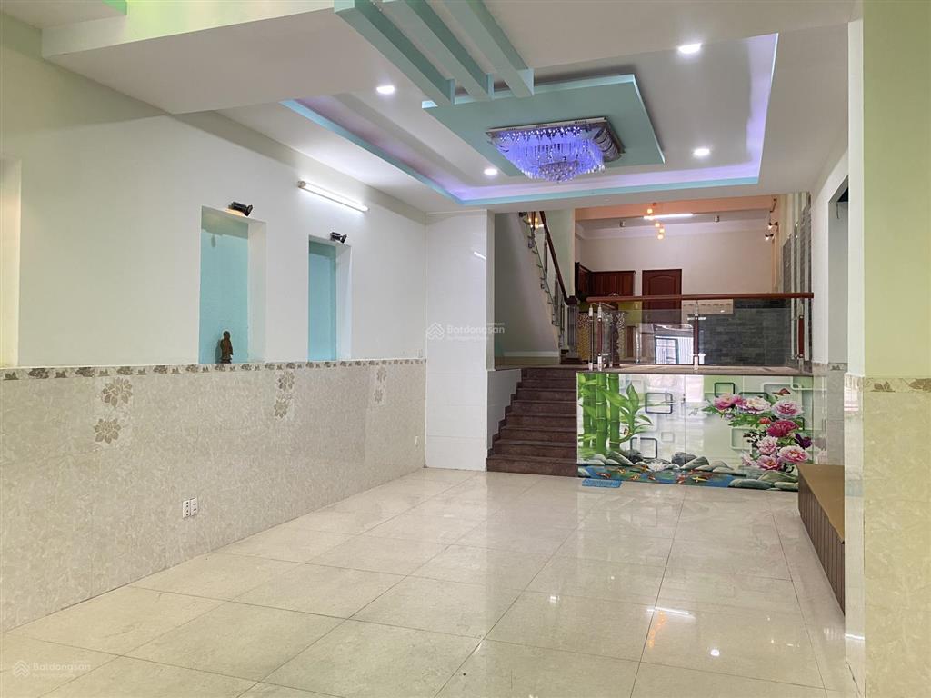 Mặt tiền đường lê thị chợ, liền kề phú mỹ hưng quận 7, diện tích 151.2m2, 4 tầng, 6pn 5wc kiên cố