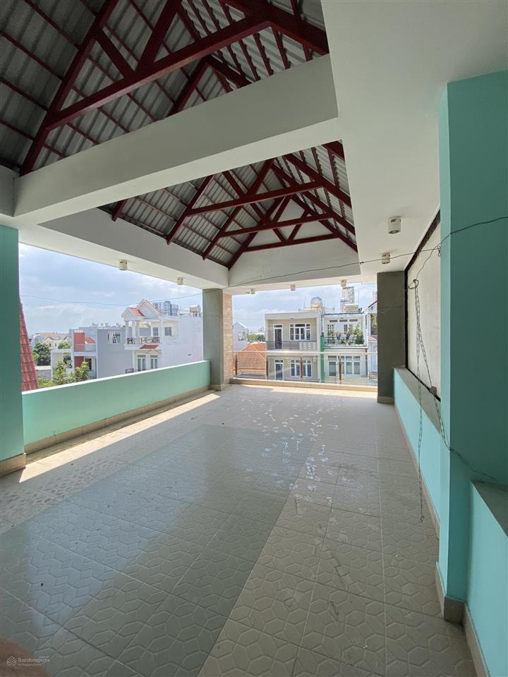 Mặt tiền đường lê thị chợ, liền kề phú mỹ hưng quận 7, diện tích 151.2m2, 4 tầng, 6pn 5wc kiên cố