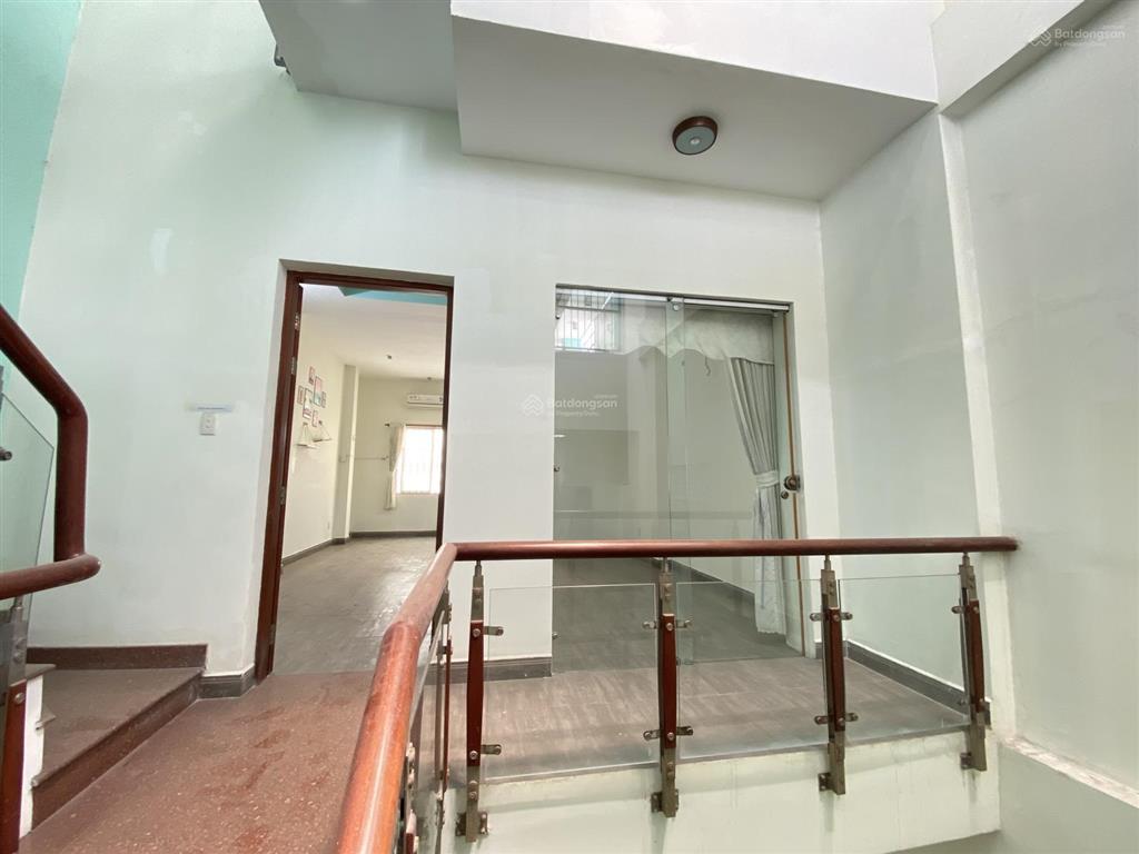 Mặt tiền đường lê thị chợ, liền kề phú mỹ hưng quận 7, diện tích 151.2m2, 4 tầng, 6pn 5wc kiên cố