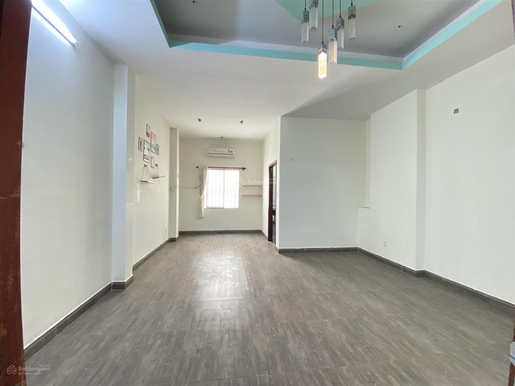 Mặt tiền đường lê thị chợ, liền kề phú mỹ hưng quận 7, diện tích 151.2m2, 4 tầng, 6pn 5wc kiên cố