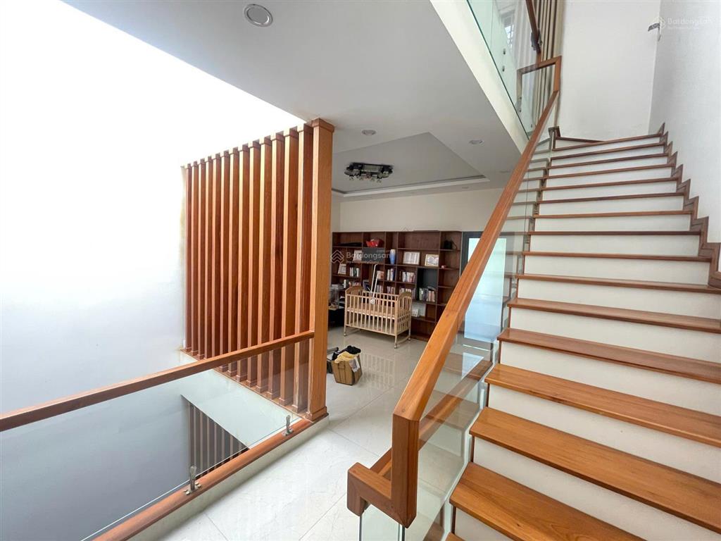 Bán shophouse halla gồm 4 tầng, thị trường 25 tỷ, nay bán 20 tỷ