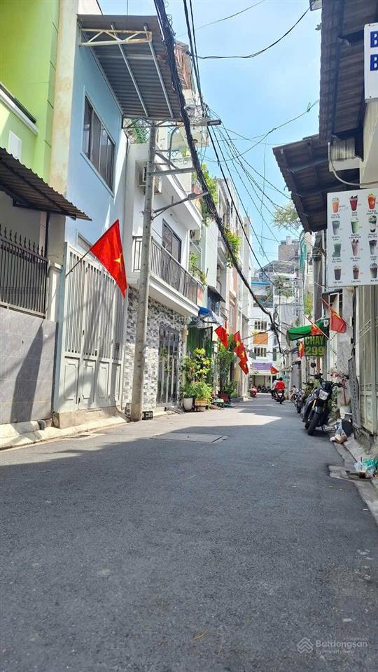 Phú nhuận 7.5 tỷ, 49.5m2 nhà đẹp kiên cố, hẻm xe hơi