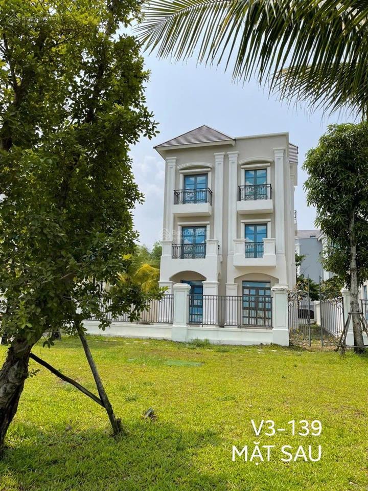 Đại hạ giá 7 tỷ bán gấp biệt thự đơn lập view sông v3 vinhomes grand park q9