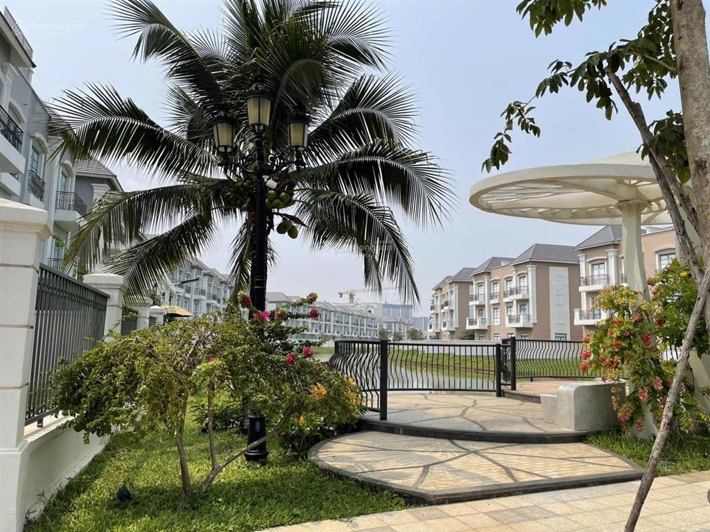 Đại hạ giá 7 tỷ bán gấp biệt thự đơn lập view sông v3 vinhomes grand park q9