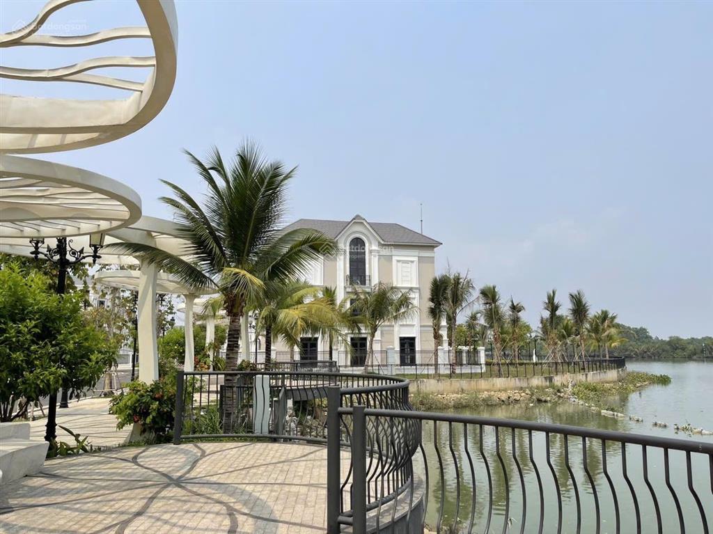 Đại hạ giá 7 tỷ bán gấp biệt thự đơn lập view sông v3 vinhomes grand park q9