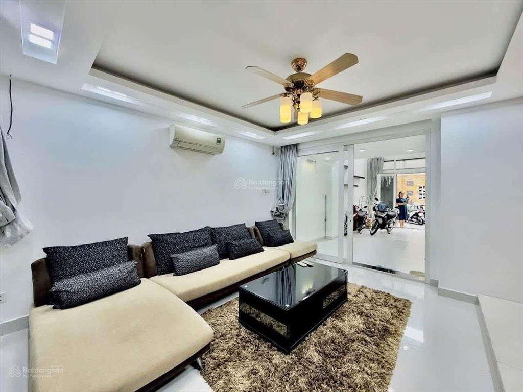 5.x tỷ nhà 4 tầng lý phục man, hẻm thông xe tải, chủ gấp bán