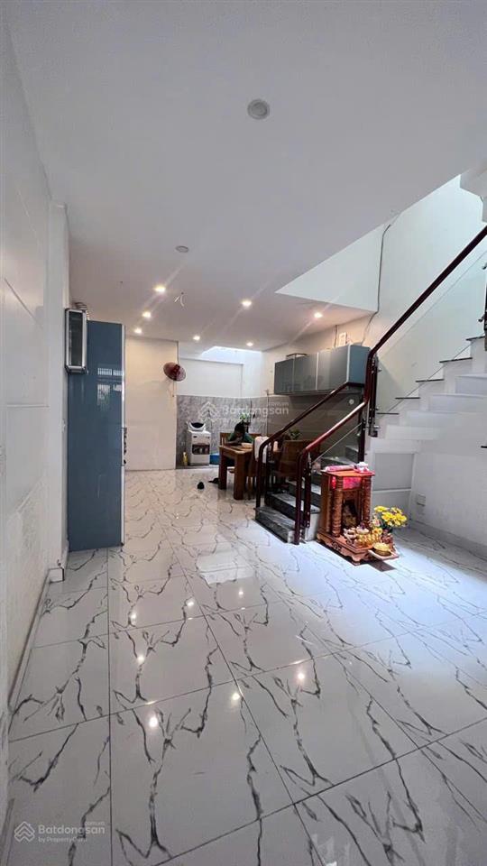 Nhà đường hoàng văn thụ, tân bình, 1 trệt 2 lầu, 4pn, 4wc