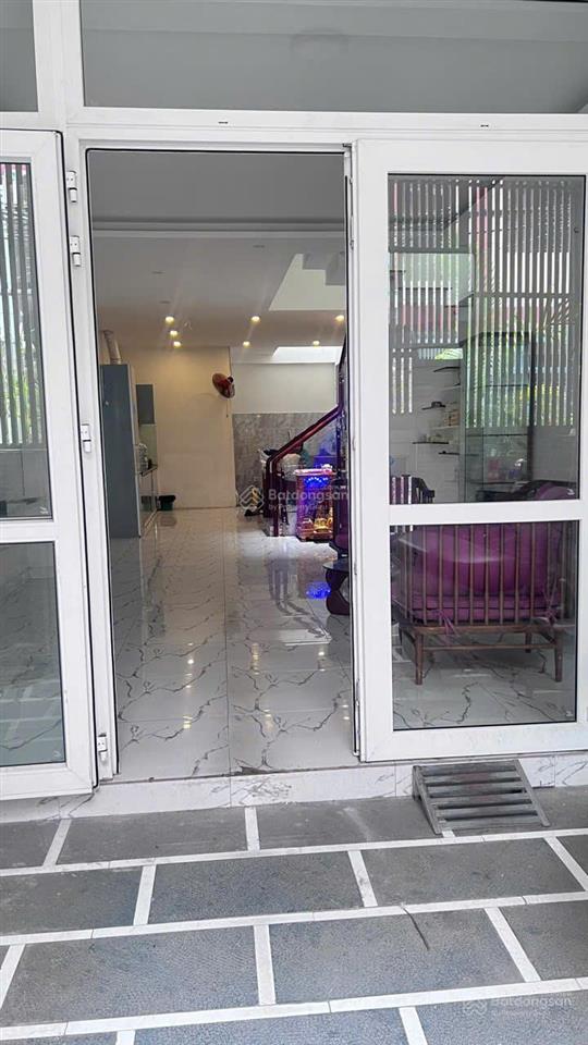 Nhà đường hoàng văn thụ, tân bình, 1 trệt 2 lầu, 4pn, 4wc