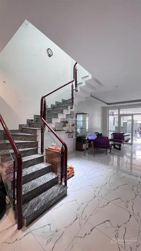 Nhà đường hoàng văn thụ, tân bình, 1 trệt 2 lầu, 4pn, 4wc