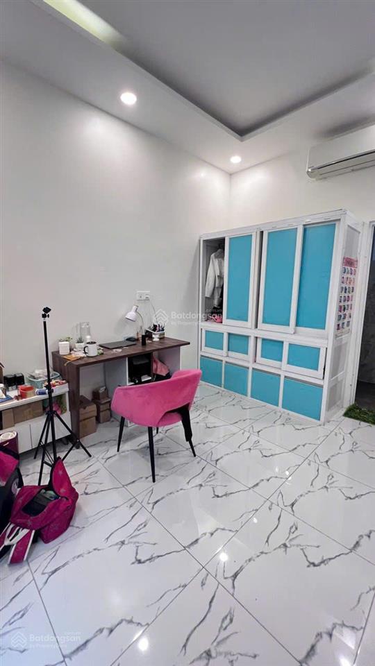 Nhà đường hoàng văn thụ, tân bình, 1 trệt 2 lầu, 4pn, 4wc