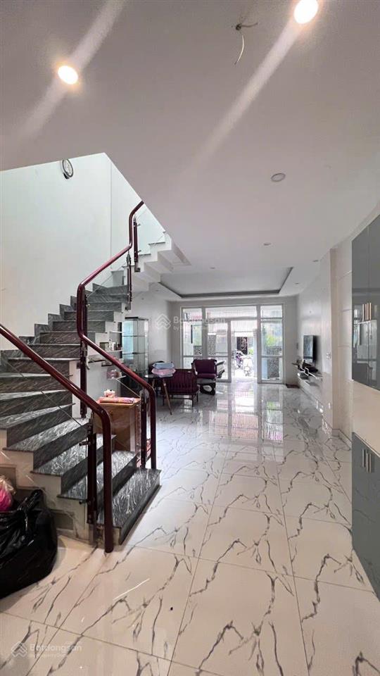 Nhà đường hoàng văn thụ, tân bình, 1 trệt 2 lầu, 4pn, 4wc