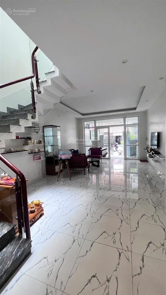 Nhà đường hoàng văn thụ, tân bình, 1 trệt 2 lầu, 4pn, 4wc