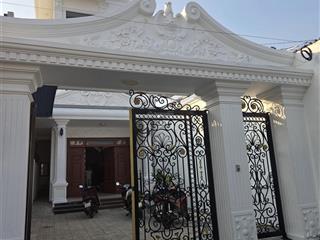 Chấn động.
giá chỉ 6,3 tỷ. hỗ trợ vay ngân hàng 5,5 tỷ.
dt 165m2 có 91m2 thổ cư ngang là 6m.
biệt t