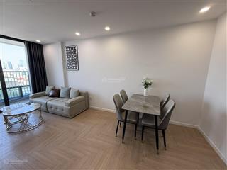 Cho thuê căn 2n  đông nam/ tầng trung đẹp  full nội thất chỉ việc đến ở