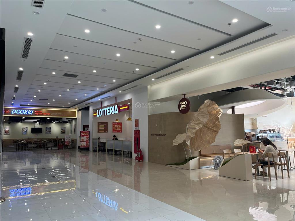 Sàn thương mại dịch vụ căn 74m2, kính tràn viền giá 4.5 tỷ. chiết khấu 4%  miễn 9 tháng dịch vụ
