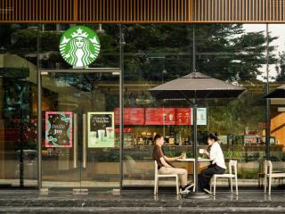 Shop chân đế căn góc hoa hậu vip nhất  sẵn khách thuê starbuck hđ 10 năm. thu nhập 1.8 tỷ/năm