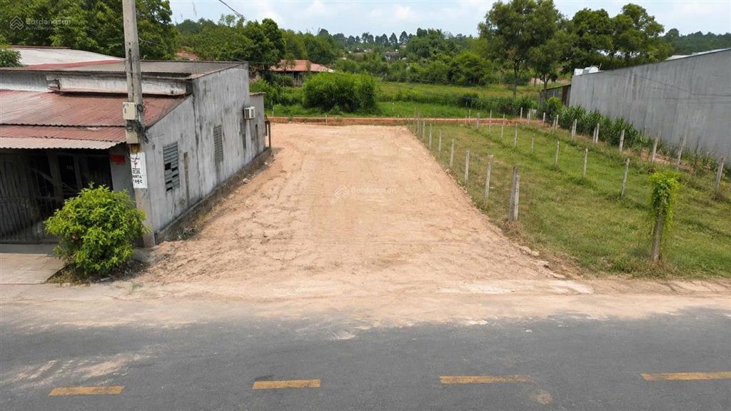 Bán đất mặt tiền đường nhựa 20m tại củ chi. giá 1,6 tỷ (bao thuế phí)