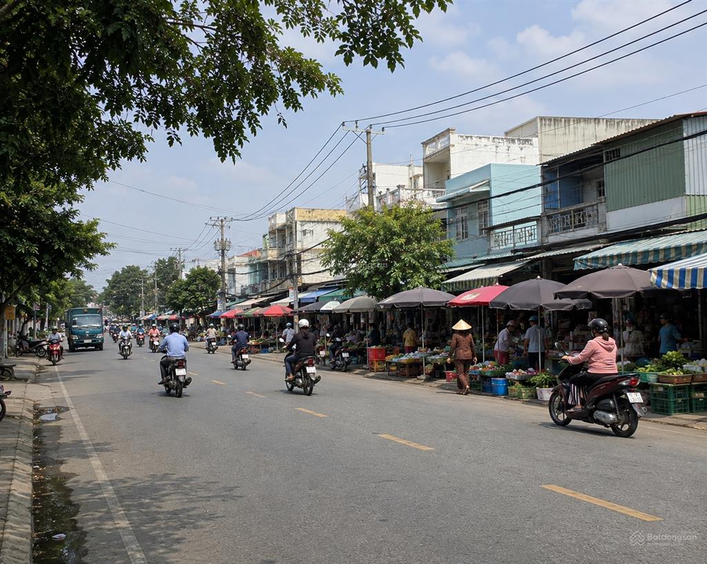Cần bán lô đất 6m x 20m thổ cư ở củ chi. đường nhựa kinh doanh thuận tiện.