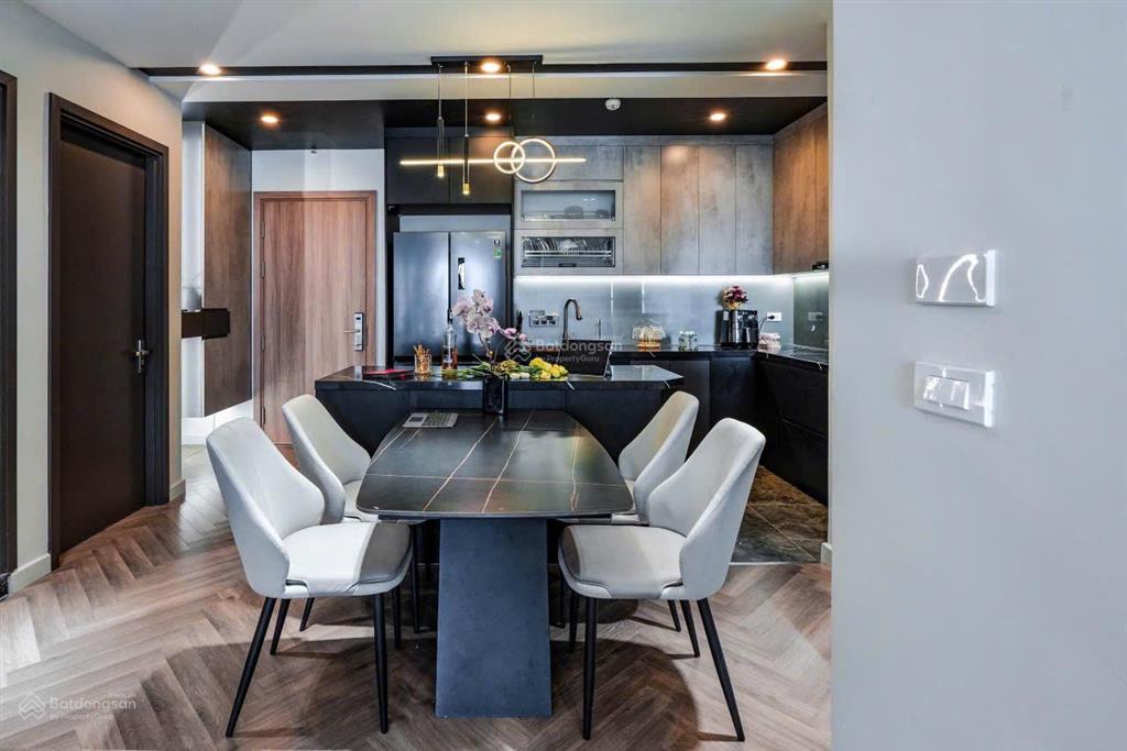 Tôi bán căn hộ 85m2 3n2vs giá 6.8 tỷ tầng đẹp hướng mát. sổ đỏ đầy đủ