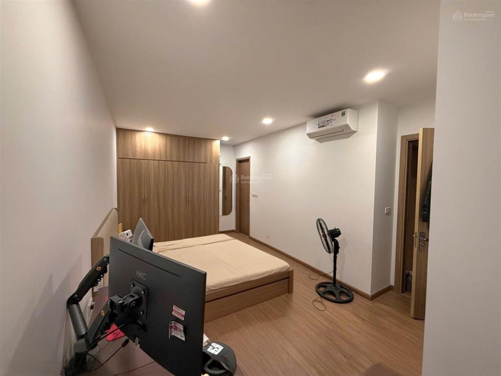 Chính chủ tôi cần bán 5,35 tỷ căn 2 ngủ 77m2 để đổi căn rộng hơn tòa le grand jardin sài đồng