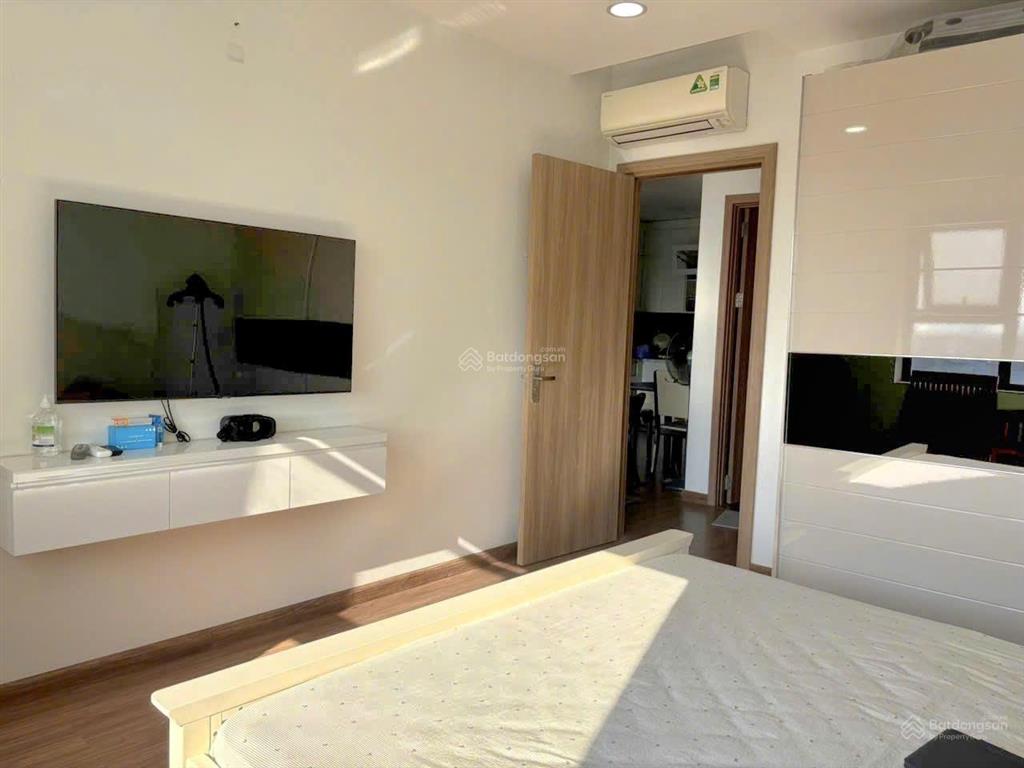 Chính chủ cần bán nhanh 6,2 tỷ căn 77m2 full nội thất tòa l2 tầng 10 le grand jardin long biên