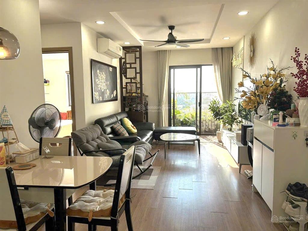 Chính chủ cần bán nhanh 6,2 tỷ căn 77m2 full nội thất tòa l2 tầng 10 le grand jardin long biên